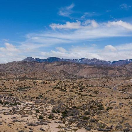 Chasing The Moon: Expansive Tub Views Near Pappy'S Villa Pioneertown Exterior photo