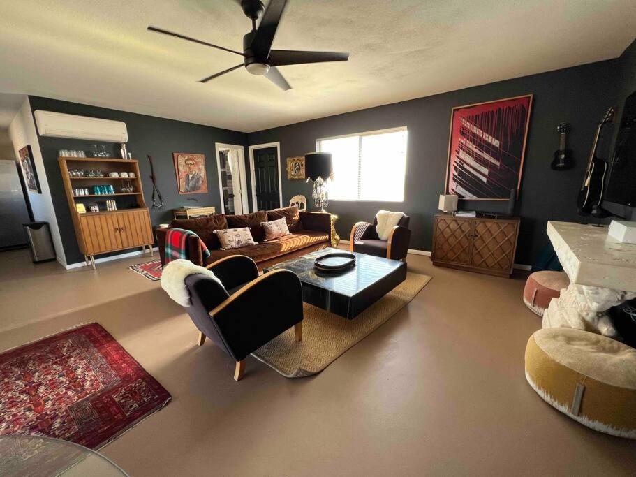 Chasing The Moon: Expansive Tub Views Near Pappy'S Villa Pioneertown Exterior photo