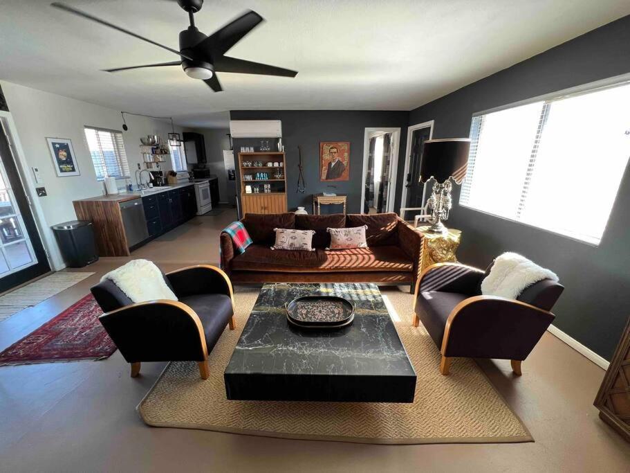 Chasing The Moon: Expansive Tub Views Near Pappy'S Villa Pioneertown Exterior photo
