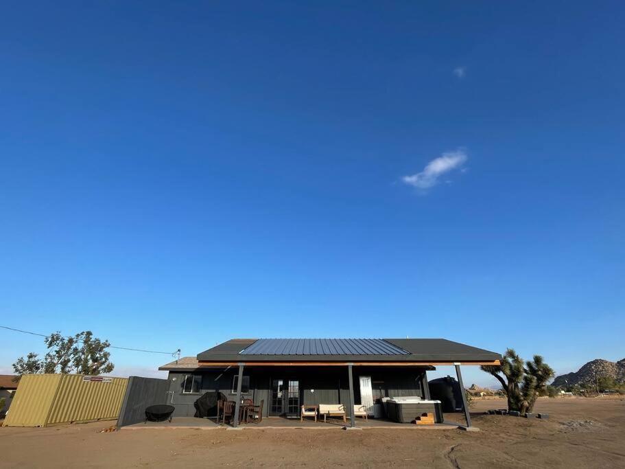Chasing The Moon: Expansive Tub Views Near Pappy'S Villa Pioneertown Exterior photo