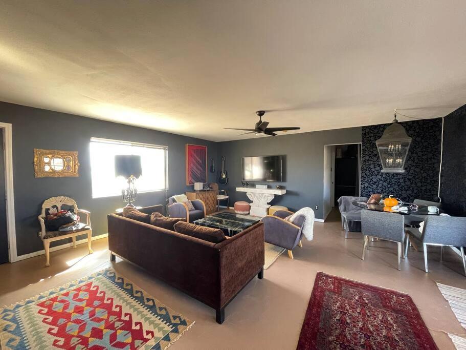 Chasing The Moon: Expansive Tub Views Near Pappy'S Villa Pioneertown Exterior photo