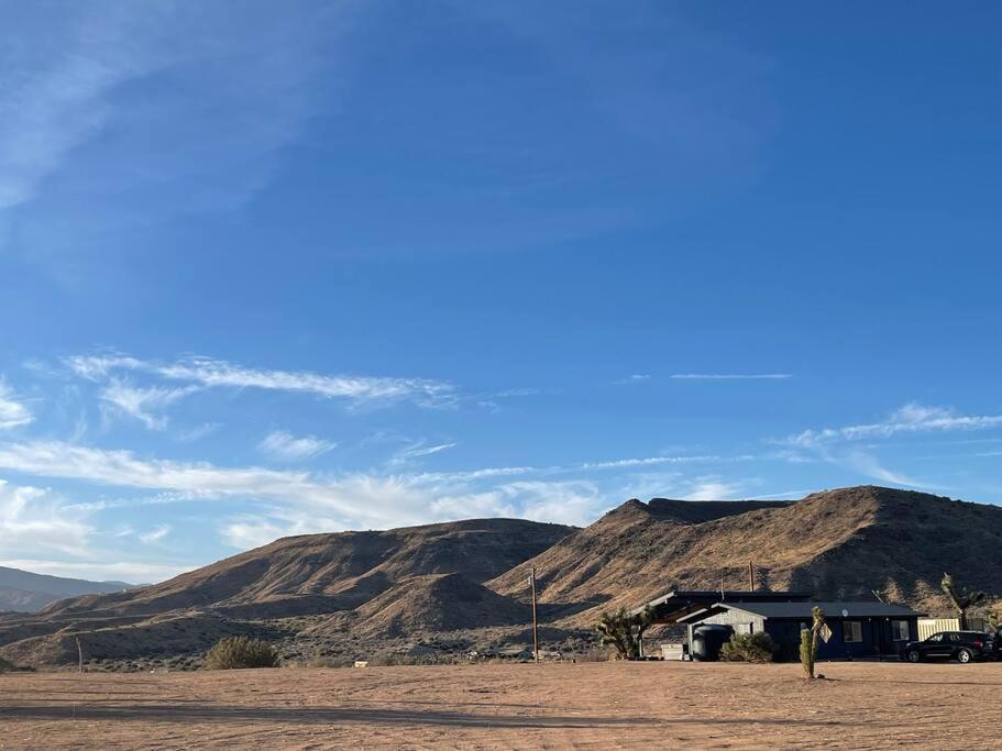 Chasing The Moon: Expansive Tub Views Near Pappy'S Villa Pioneertown Exterior photo