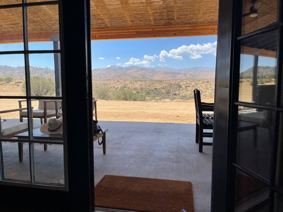 Chasing The Moon: Expansive Tub Views Near Pappy'S Villa Pioneertown Exterior photo